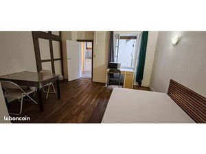 Appartement T1bis meublé avec terrasse sur Cour intérieure à Poitiers à 150 mètres de la P