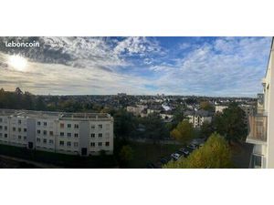 Studio meublé 28 m2 + parking au centre ville de Laval