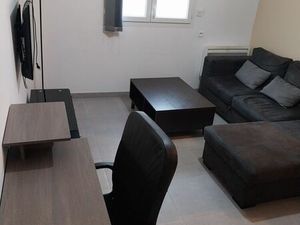 T2 meublé 43m² avec terrasse  parking abrité et cave