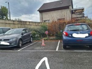 Parking croix d'ambilly