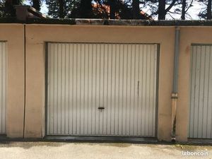 Garage à louer