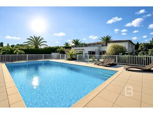 Luxueux appartement 4 pièces en rez de jardin à vendre en excl