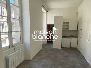 BORDEAUX CAMILLE SAUVAGEAU   STUDIO DE 13M2 LIBRE