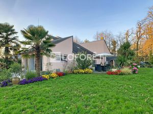 Maison La Cheze 8 pièce(s) 199 m2