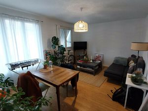 ST-AGNE : T2 TRAVERSANT AVEC 2 BALCONS