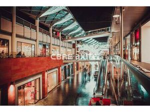 Location commerce RUMILLY 223 m²