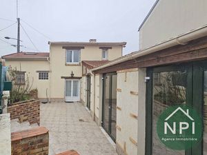 MAISON DE VILLE AVEC DEPENDANCE AMENAGEE