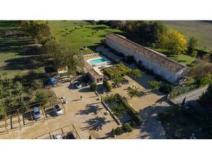 Eygalières – Location 3 mois – Maison T5 de 180 m² au Mas Papabiou