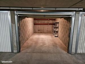 Grand garage BOX Sécurisé prox Gare