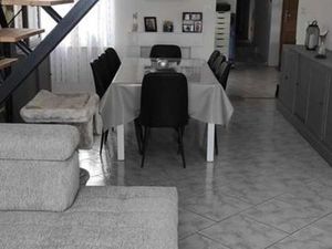 ? Charmante maison individuelle 120 m² – Entièrement rénovée – Semi plain pied  3 chambres