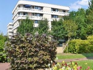 Location Parking a Elancourt