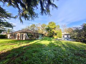 Maison de 90 05m2 et dépendance d'environ 30m2 sur 3 000m2 d