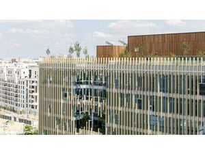 Location Local Professionnel 3 881m²