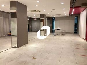 Location Commerce Suresnes 92150