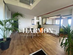 Harmon à louer : Bureau Meublé de 122 m² à Louer à Pau