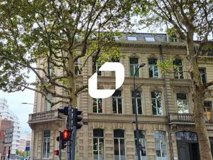 A LOUER  EMPLACEMENT REPUBLIQUE BEAUX-ARTS !!