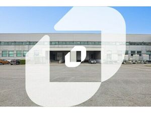 A LOUER  CARRE D'IVRY