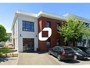 A LOUER  SURFACE RARE SUR LE SECTEUR