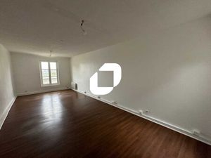 A LOUER  BUREAUX AU PIED DU RER A ST GERMAIN