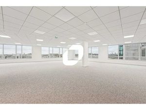 A LOUER  IMMEUBLE DE BUREAUX RENOVES AVEC DOUBLE ADRESSE