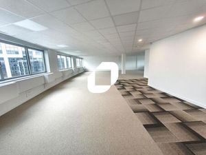 A LOUER  Quartier d'affaires Mont d'Est