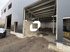 A LOUER  BATIMENT NEUF