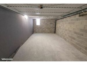 Parking/box 1 pièce 15 m²