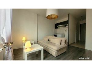 Joli studio libre de suite 20m² meublé+ place de parking sécurisée fermé