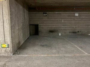 Loue parking sous terrain Paris 8e Hoche Courcelles