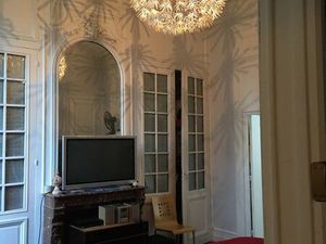 Bel appartement  Charme et Volume  52m2  Square Rameau  proche Vauban