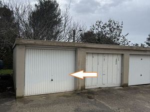 Vente garage fermé dans résidence privée proche du Pôle d'Activités d'Aix les Milles