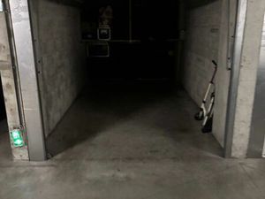 Parking/box fermé 13m2 Lyon 8ème