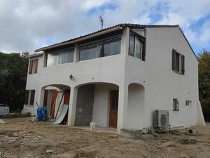 Vends haut de villa gréasque