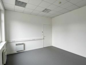 Bureau 38m2 Les Milles (Aix) - LIBRE DE SUITE - Direct propriétaire
