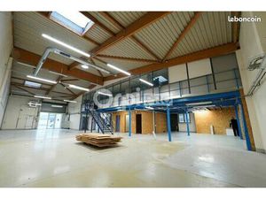Local d'activité 583 m²
