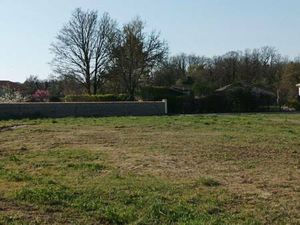 Terrain constructible viabilisé à vendre