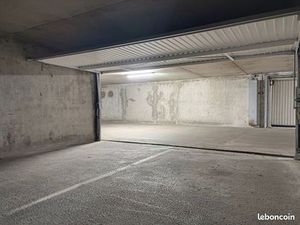 Parking/box 25 m² LYON