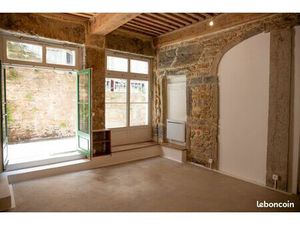 Local professionel 65 m2 pentes de la croix rousse