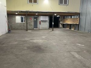 Local d'activité possibilité garage auto 394m2 + 2 terrains