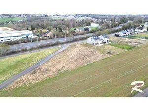 TERRAIN DE 1677M² - CONSTRUCTIBLE - LOT 16