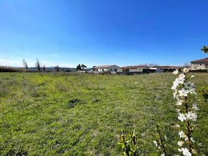 Terrain constructible viabilisé à vendre