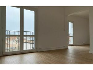 Location appartement  m² T-3 à La Rochelle  1 000 €