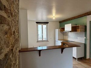 Loue grand T3 refait à neuf centre ville