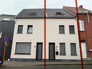 MAISON ENTIÈREMENT RÉNOVÉE AVEC JARDIN ET 3 CHAMBRES!