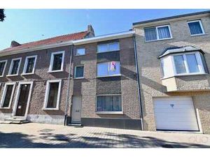 Grotendeels vernieuwde stadswoning op toplocatie met acht...