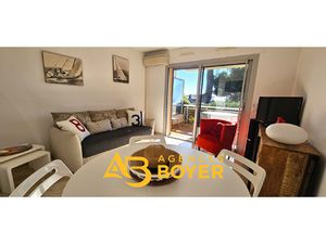 BANDOL- T2 RENOVE AVEC TERRASSE  PARKING ET CAVE