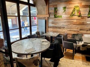 Fonds de commerce - restaurant savoyard de renom en vieille