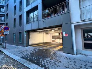 Loue parking - 14m² - proche La Fourche/Place Clichy