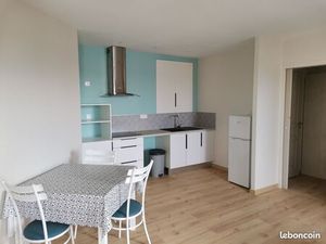 Appart neuf meublé St Varent centre 1ch