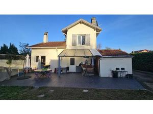 Maison familiale avec studio indépendant espace détente